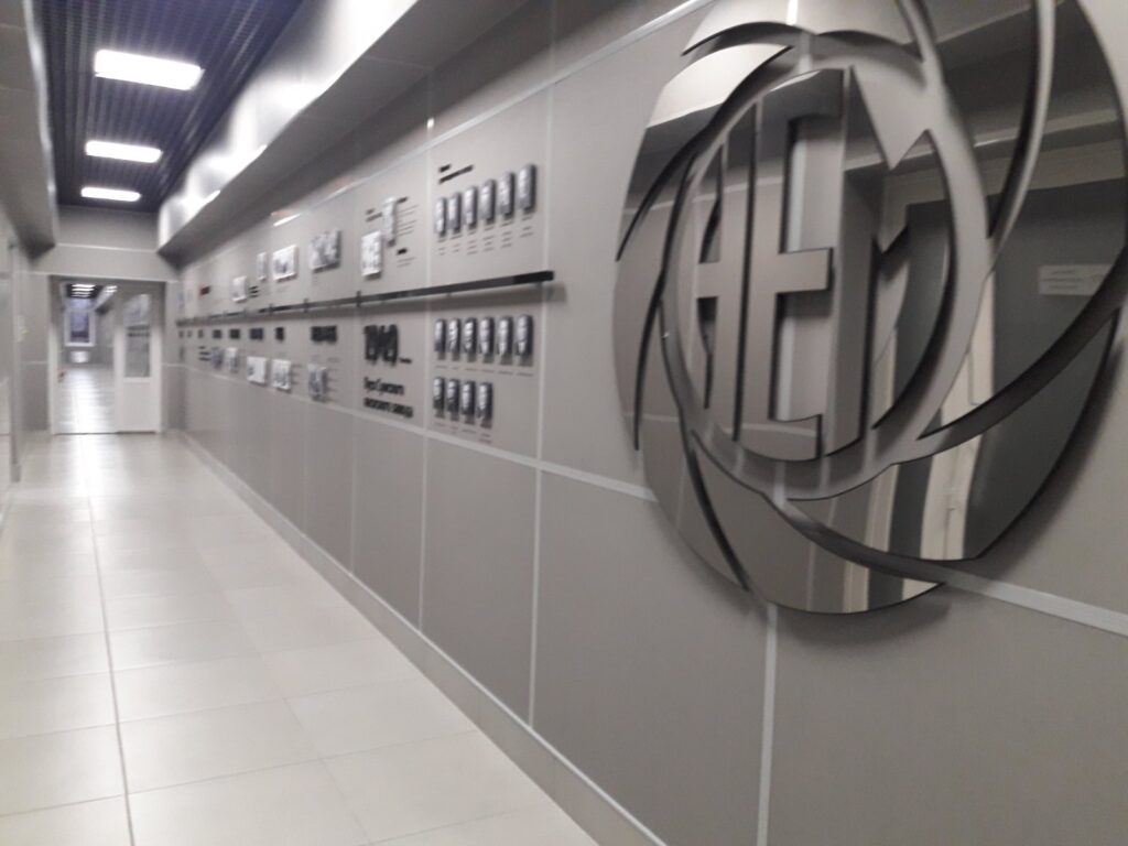 роль стінових панелей